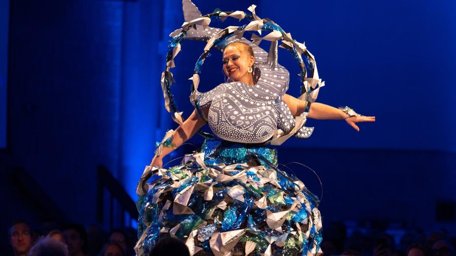 アート・デザイン・音楽 Contemporary Fashion No.4, No.5, No.6 Welcome to Phenomonie!': Students embody extraordinary ideas in